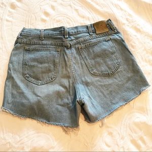 Vintage | 90’s Lee High Waisted Mom Jeans Shorts